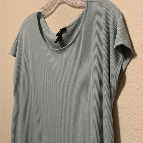 T-shirt dress - Picture 2 of 3